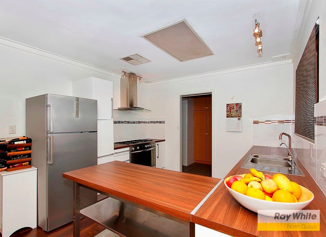 38 Mayflower Cresent, CRAIGIE WA 6025, Craigie - Thumbnail 5