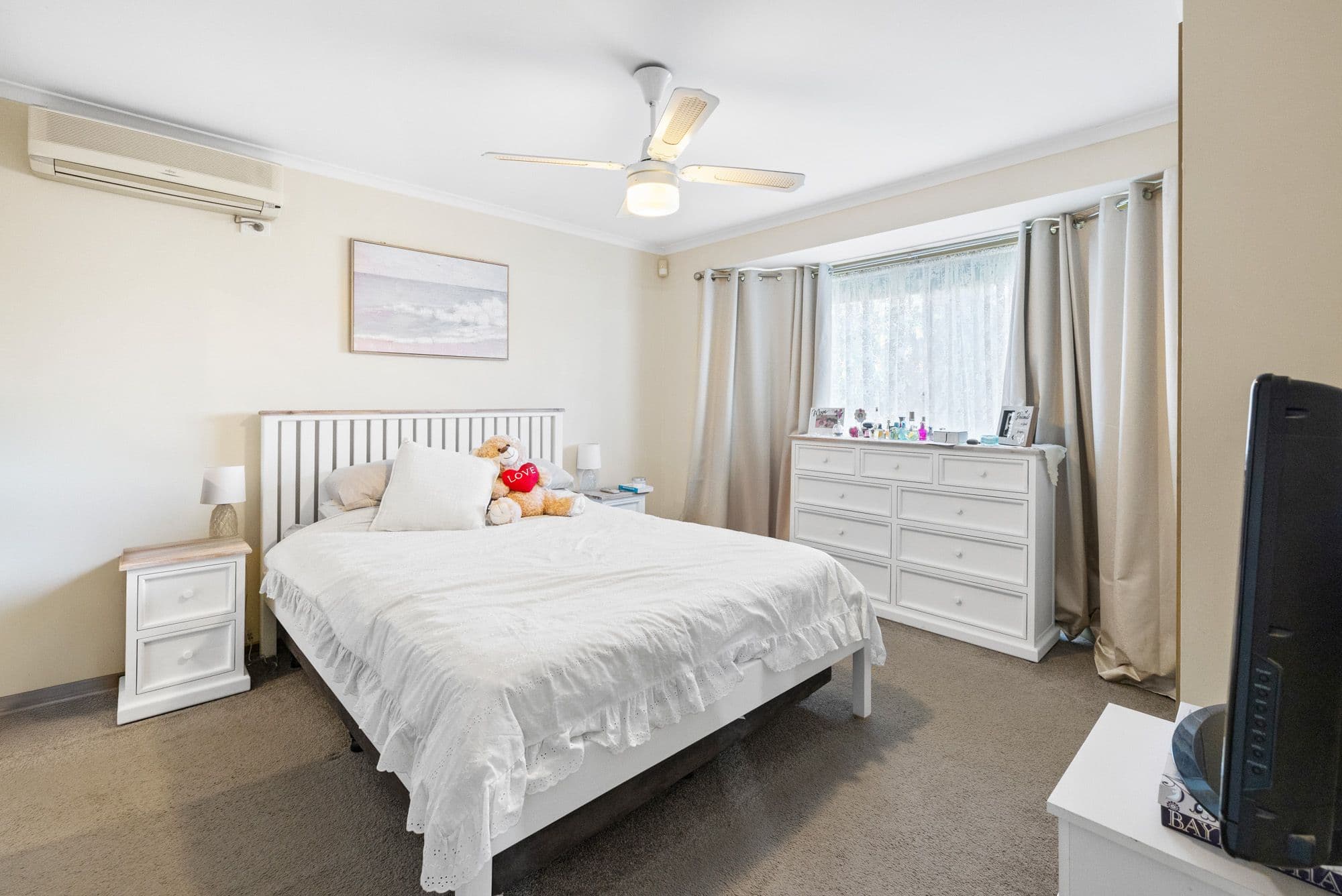 33 Hastings Avenue, Hoppers Crossing VIC 3029, Hoppers Crossing - Thumbnail 2