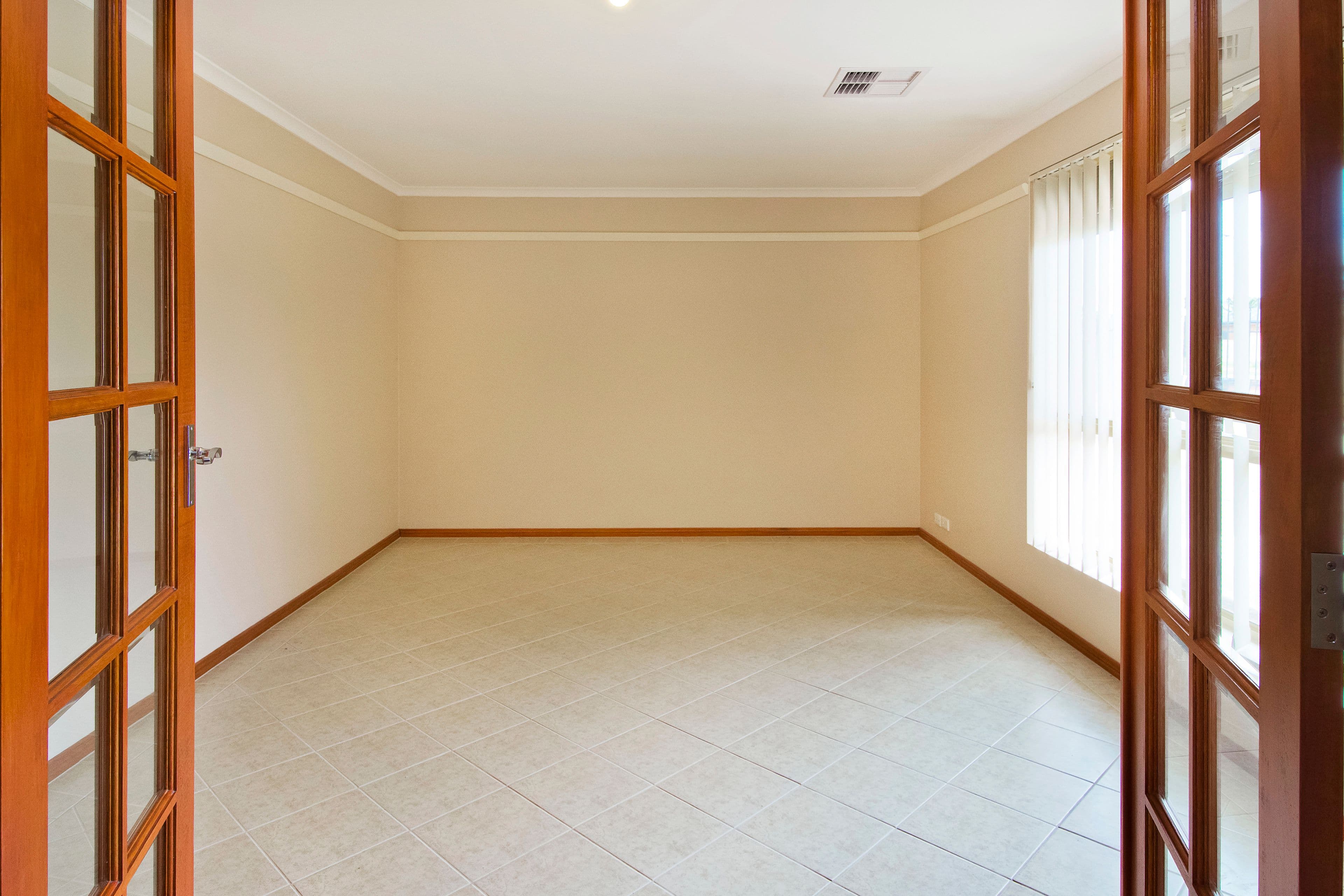 6 Cardiff Court, Craigmore SA 5114, Craigmore - Thumbnail 2