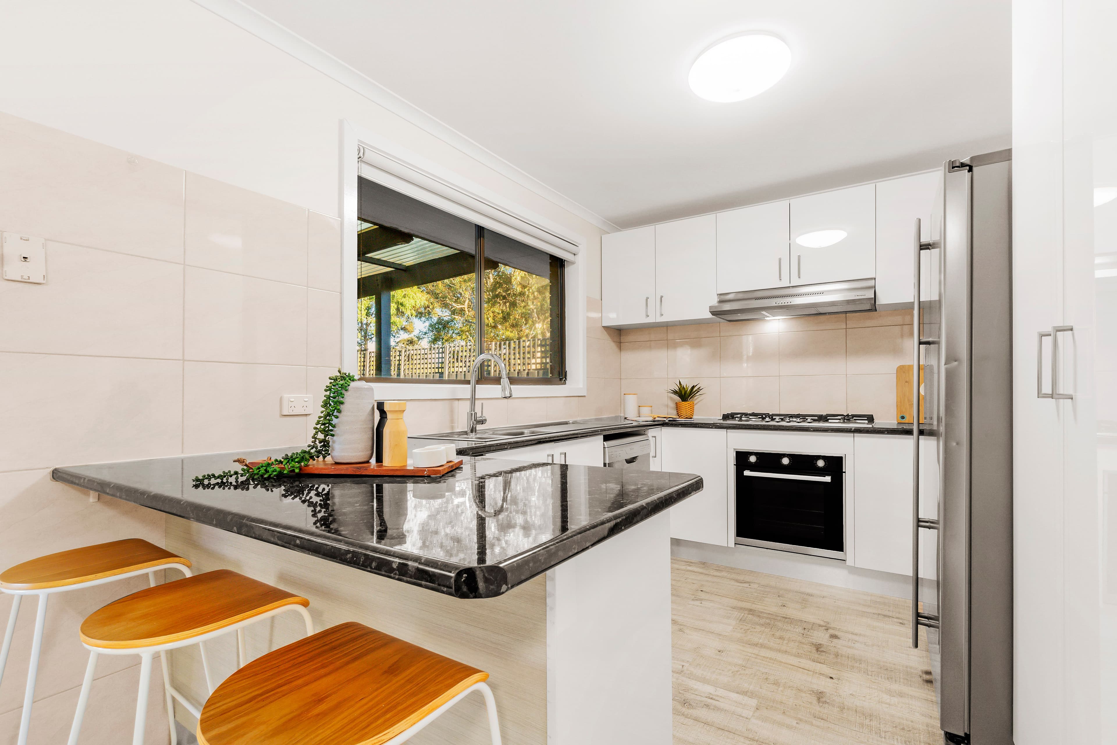 18 Coventry Crescent, Mill Park VIC 3082, Mill Park - Thumbnail 2