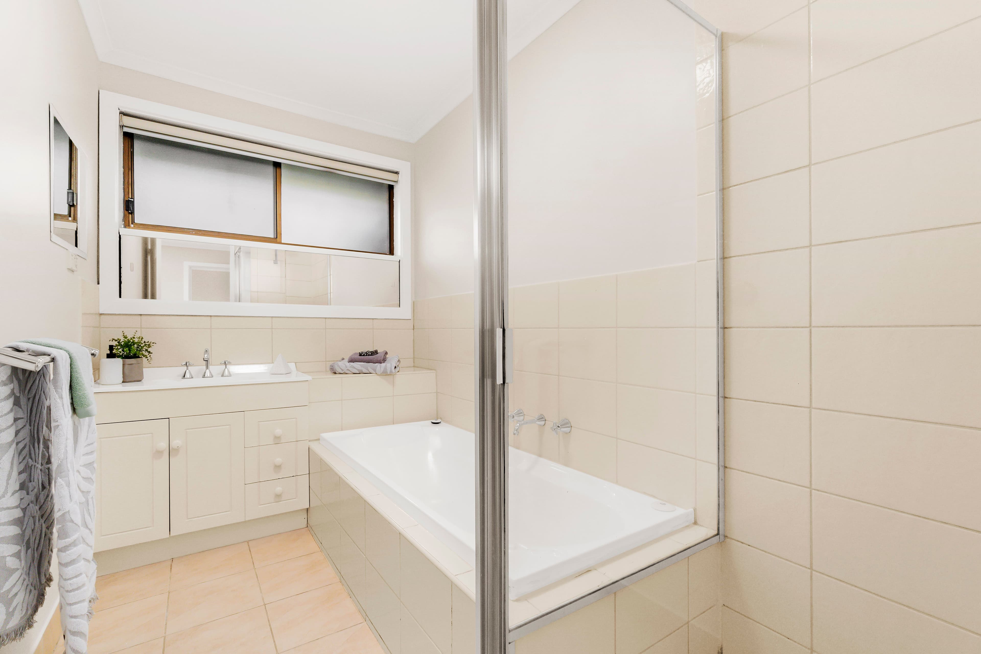 18 Coventry Crescent, Mill Park VIC 3082, Mill Park - Thumbnail 7