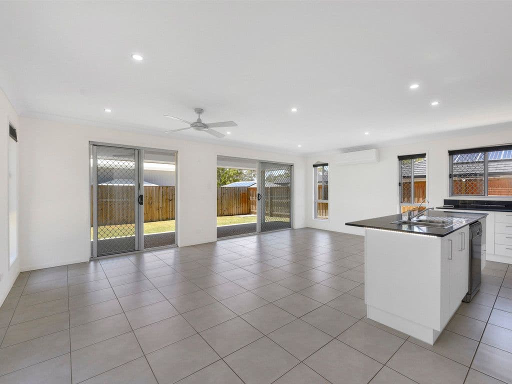19 Celebration Place, Bridgeman Downs QLD 4035, Bridgeman Downs - Thumbnail 4