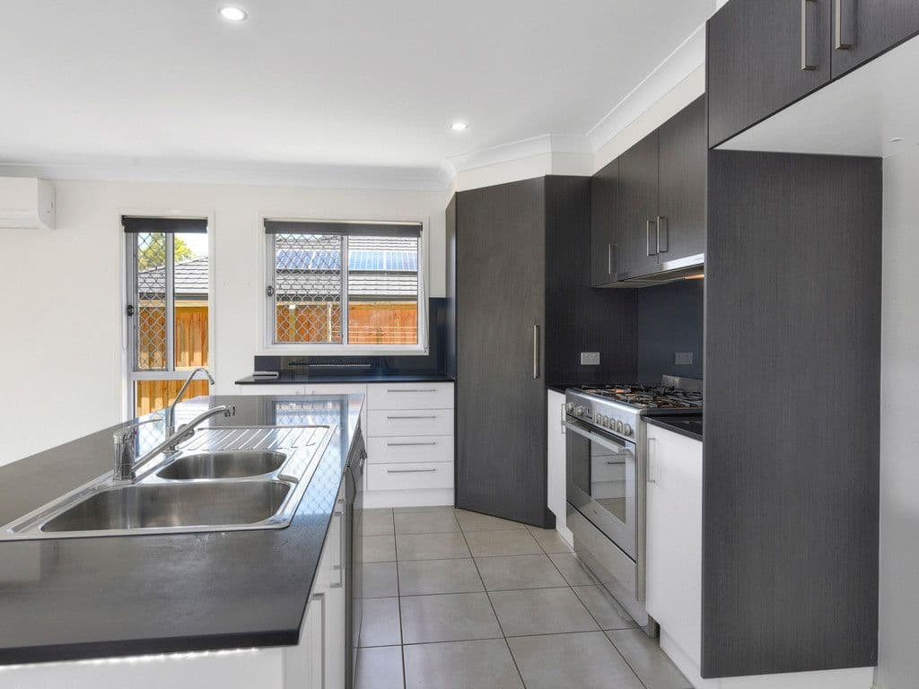 19 Celebration Place, Bridgeman Downs QLD 4035, Bridgeman Downs - Thumbnail 5