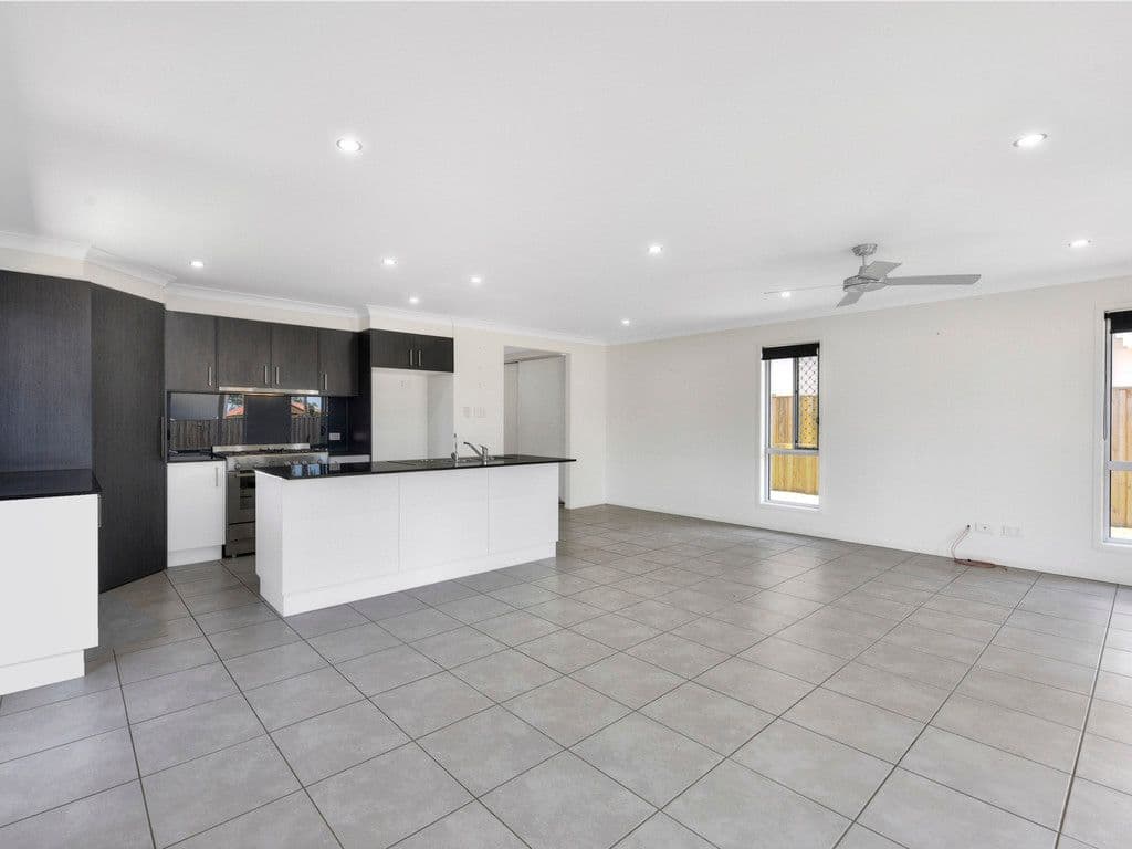 19 Celebration Place, Bridgeman Downs QLD 4035, Bridgeman Downs - Thumbnail 6