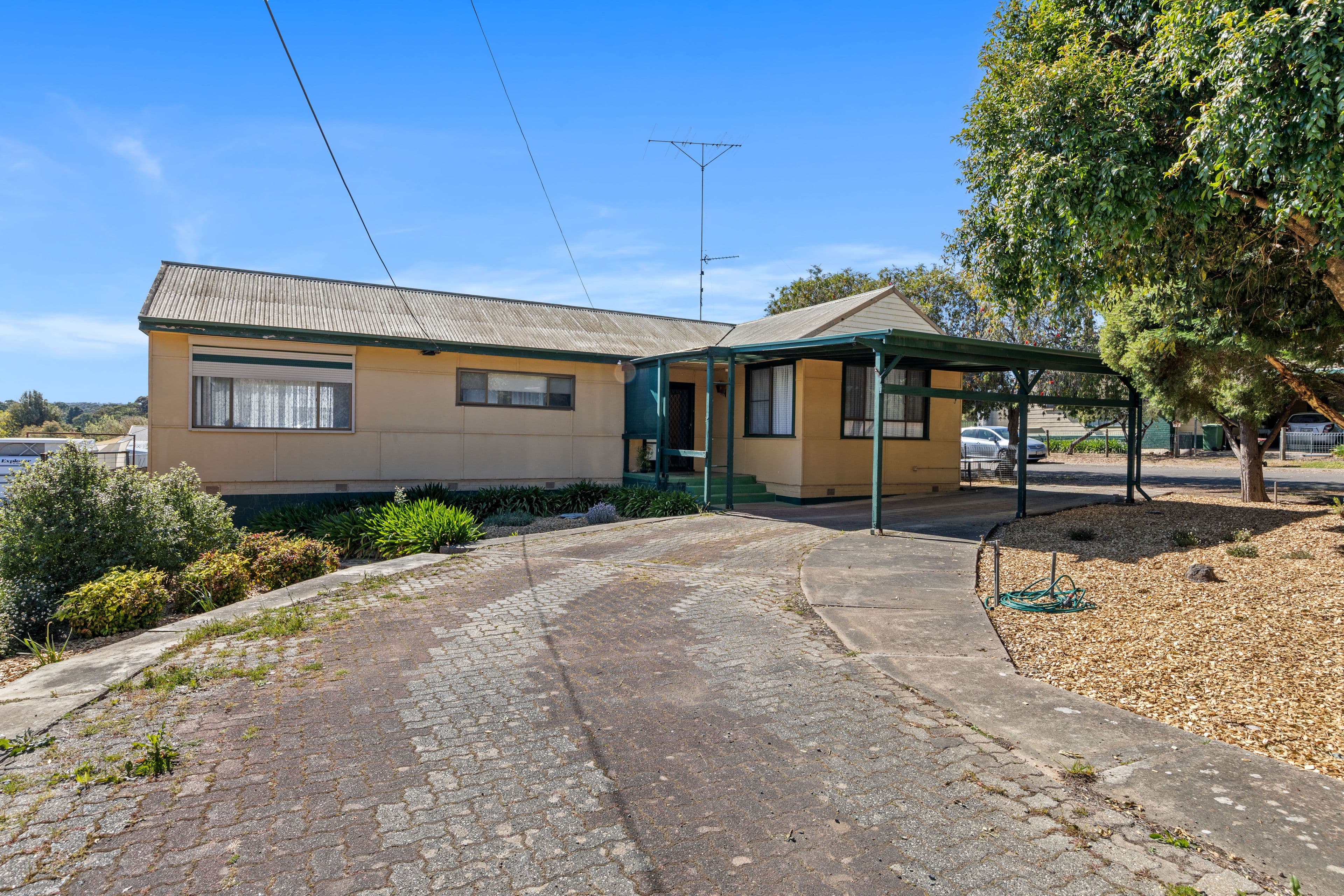 33 Agnes Street, Clare SA 5453, Clare - Image 1