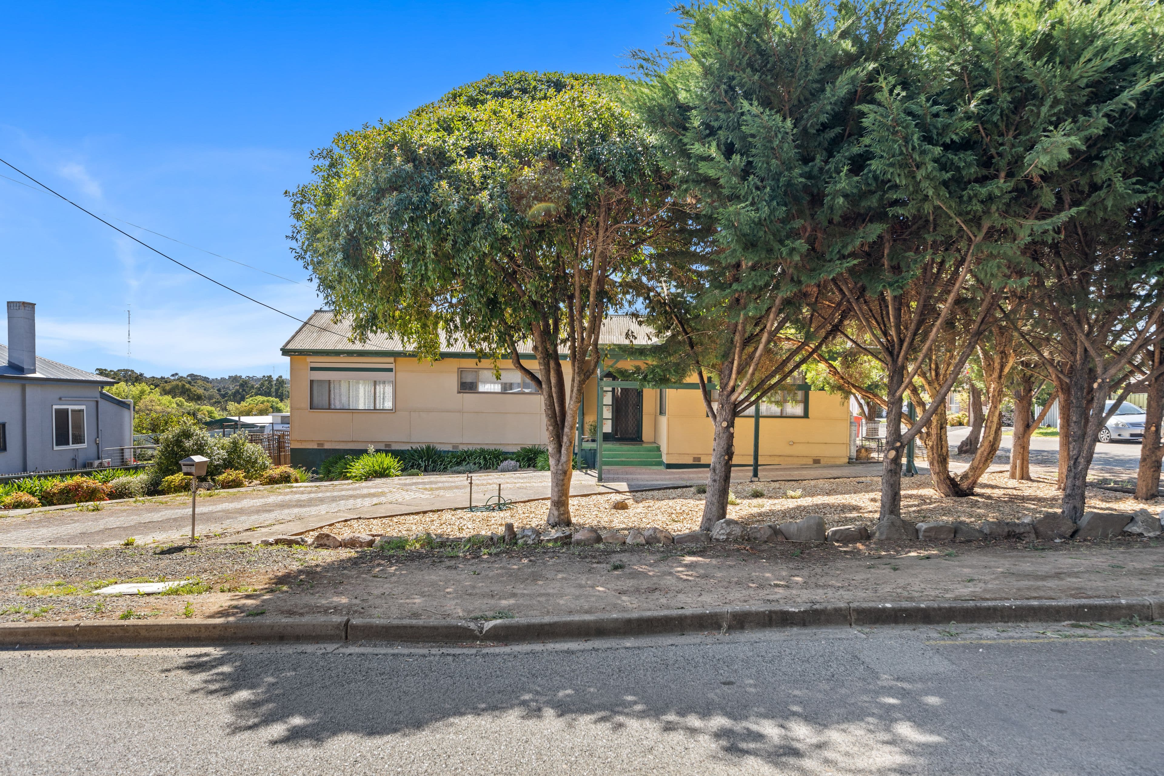 33 Agnes Street, Clare SA 5453, Clare - Thumbnail 2