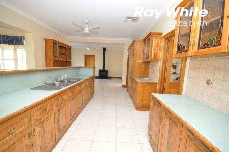 24 Perre Drive, Craigmore SA 5114, Craigmore - Thumbnail 7
