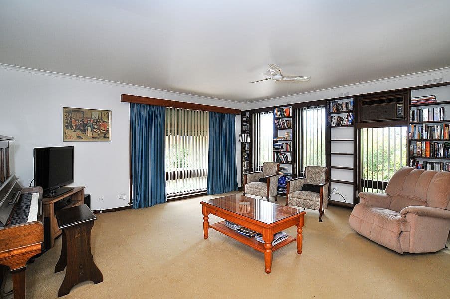 33 Denis Street, MITCHAM VIC 3132, Mitcham - Thumbnail 2