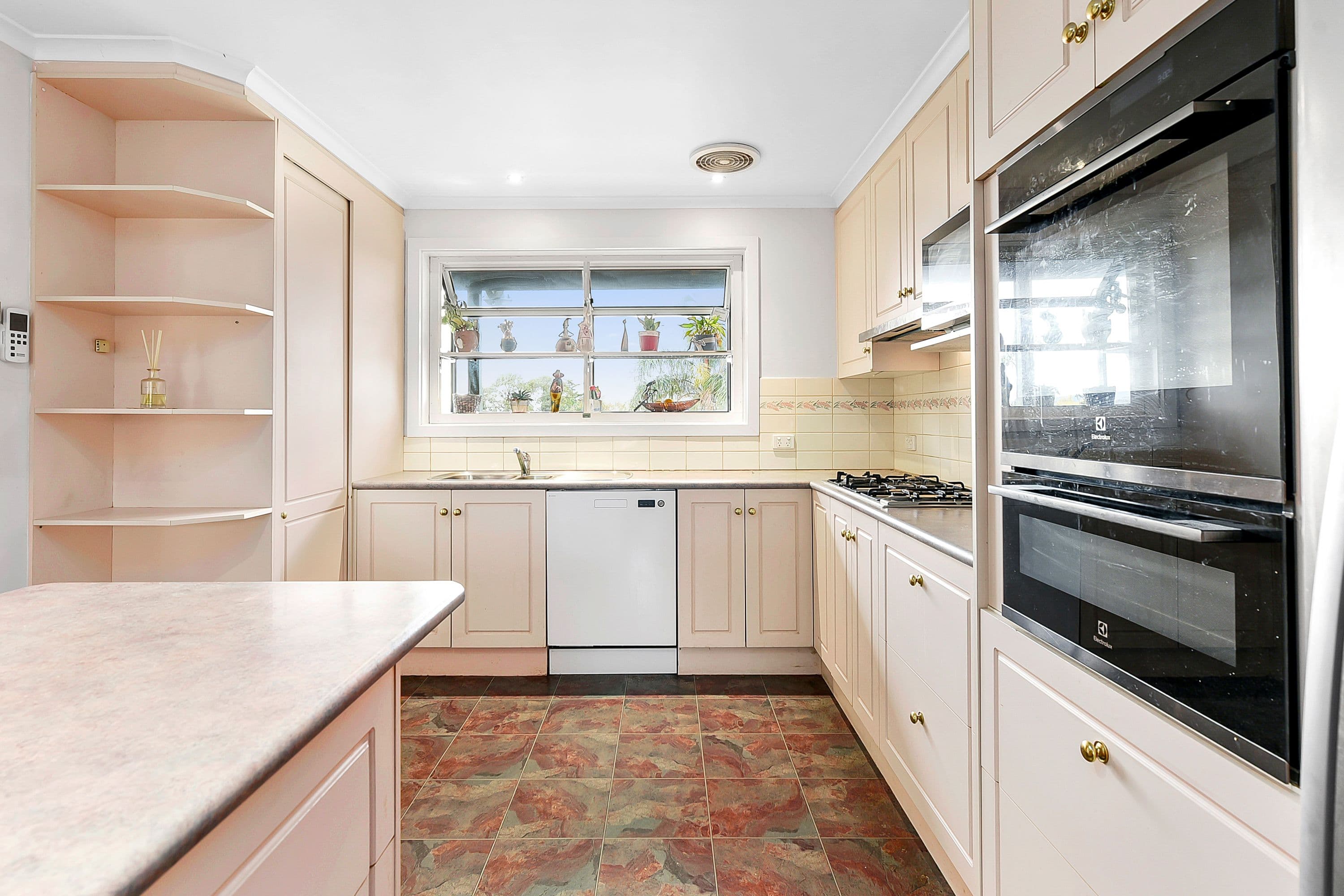 36 Highvale Road, Glen Waverley VIC 3150, Glen Waverley - Thumbnail 3