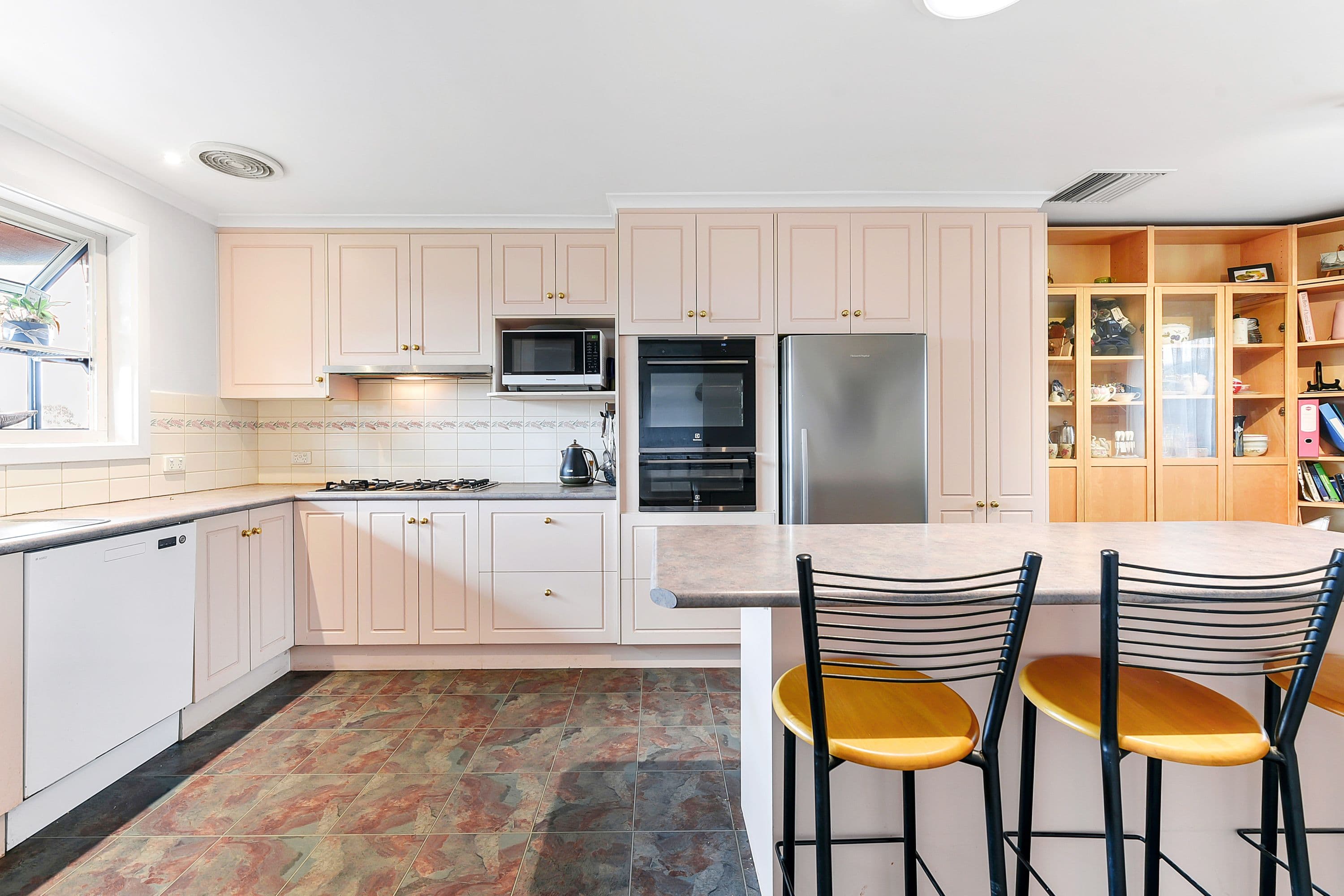 36 Highvale Road, Glen Waverley VIC 3150, Glen Waverley - Thumbnail 4