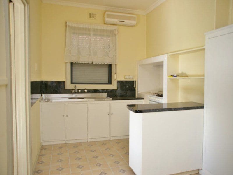 108 Seventeenth Street, RENMARK SA 5341, Renmark - Thumbnail 2
