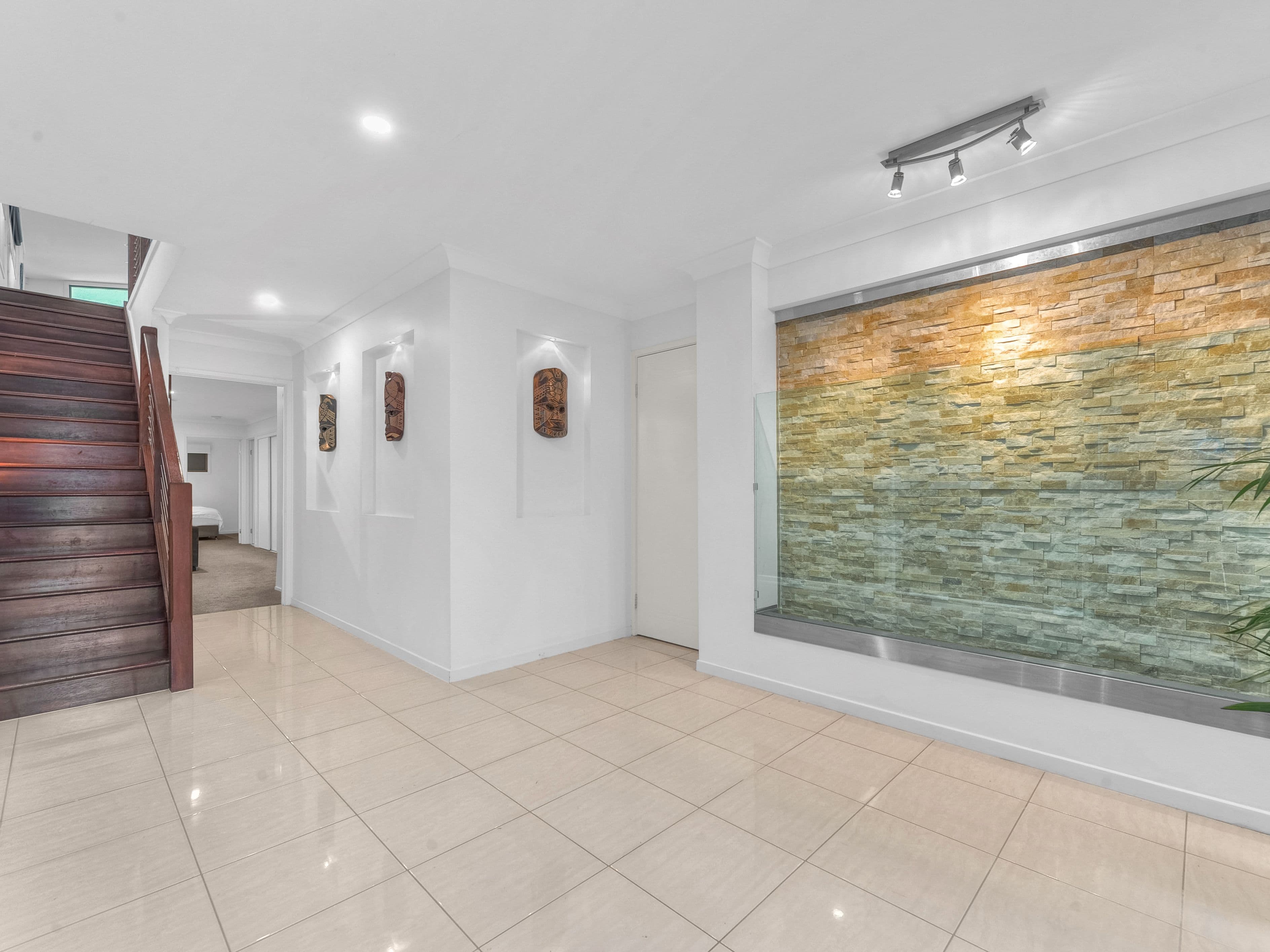 416 Ferguson Road, Seven Hills QLD 4170, Seven Hills - Thumbnail 2