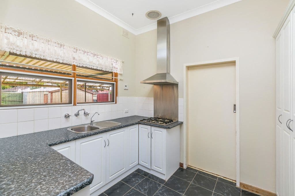 31 Salisbury Avenue, Morphett Vale SA 5162, Morphett Vale - Thumbnail 5
