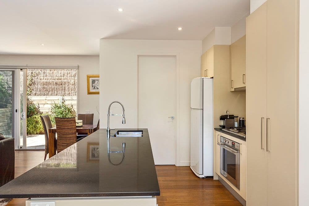 93 Karingal Drive, BRIAR HILL VIC 3088, Briar Hill - Thumbnail 3