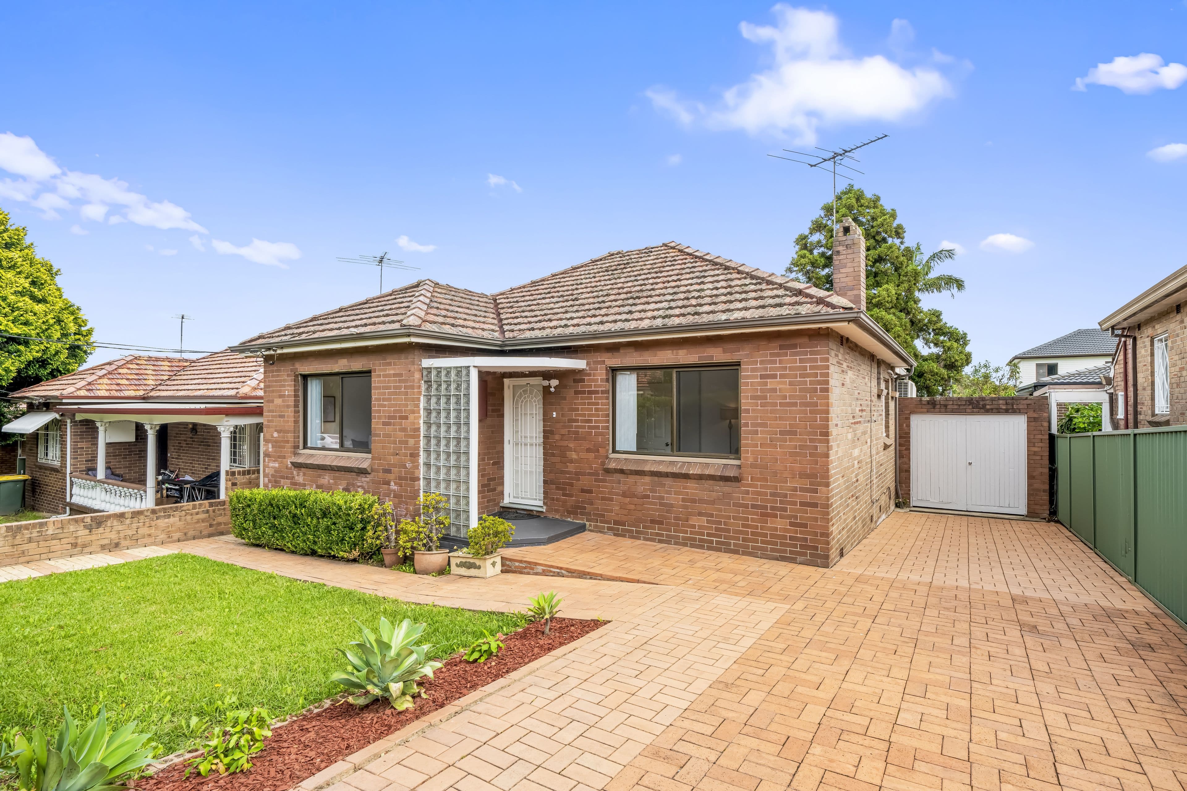 39 Napoleon Street, Riverwood NSW 2210, Riverwood - Thumbnail 2