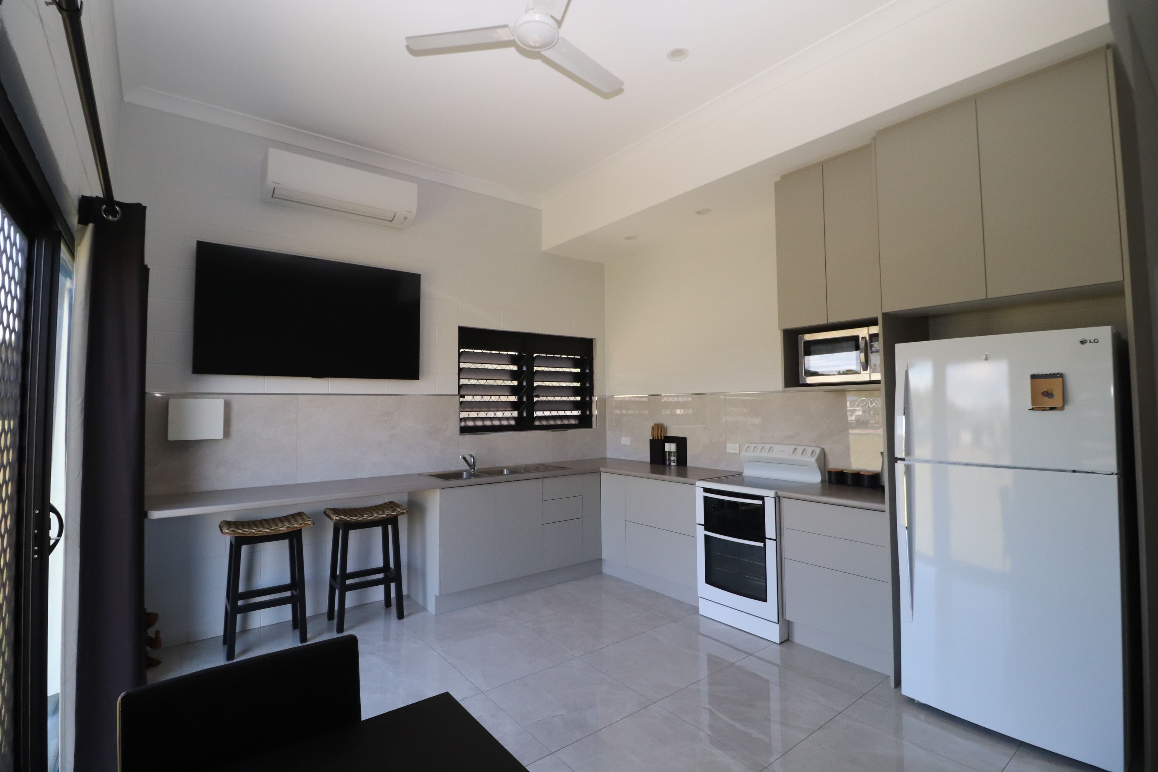 16 Rosella Street, Forrest Beach QLD 4850, Forrest Beach - Thumbnail 3