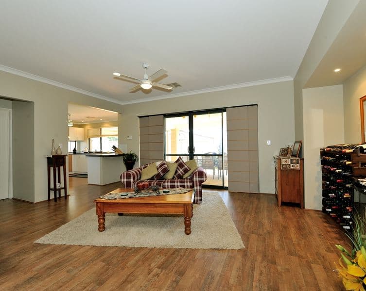 47 Kingsbridge Road, WARNBRO WA 6169, Mittagong - Thumbnail 2