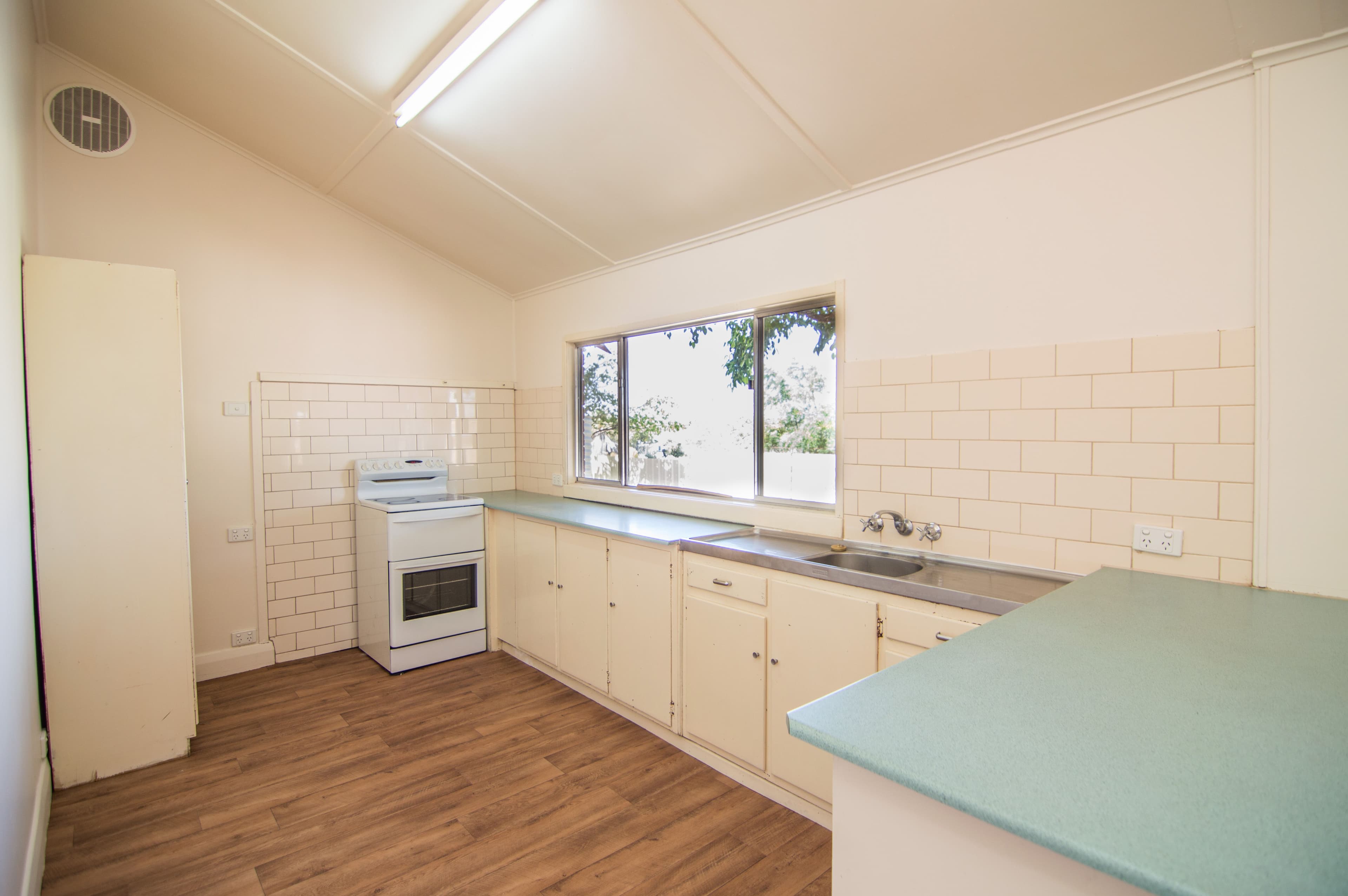 17 Old Sturt Highway, Berri SA 5343, Berri - Thumbnail 7