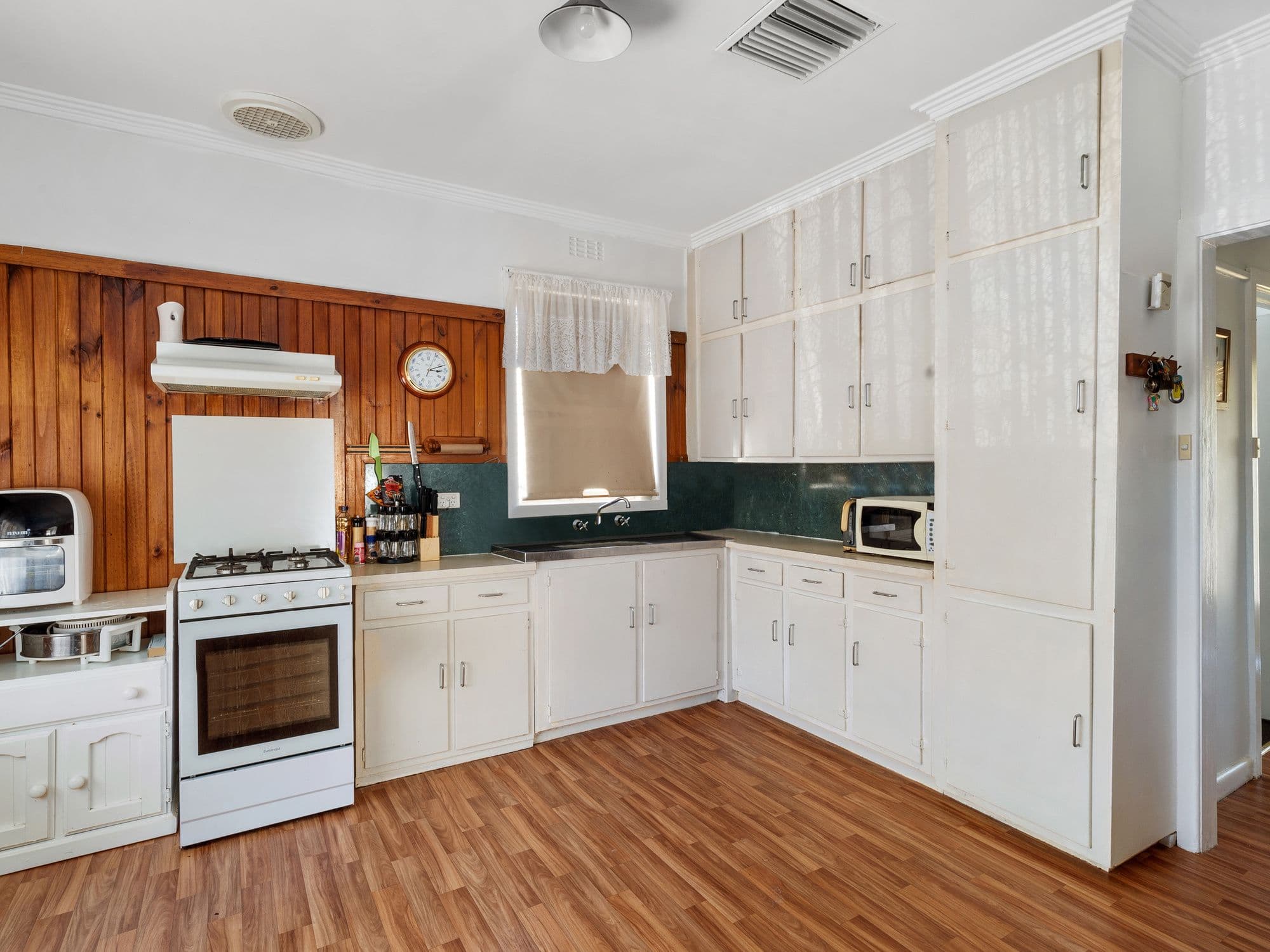 16 Melrose Street, Benalla VIC 3672, Benalla - Thumbnail 3