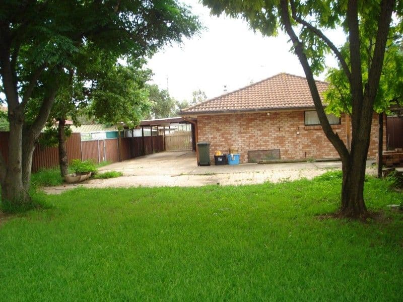26 Grove Avenue, CASULA NSW 2170, Casula - Thumbnail 4
