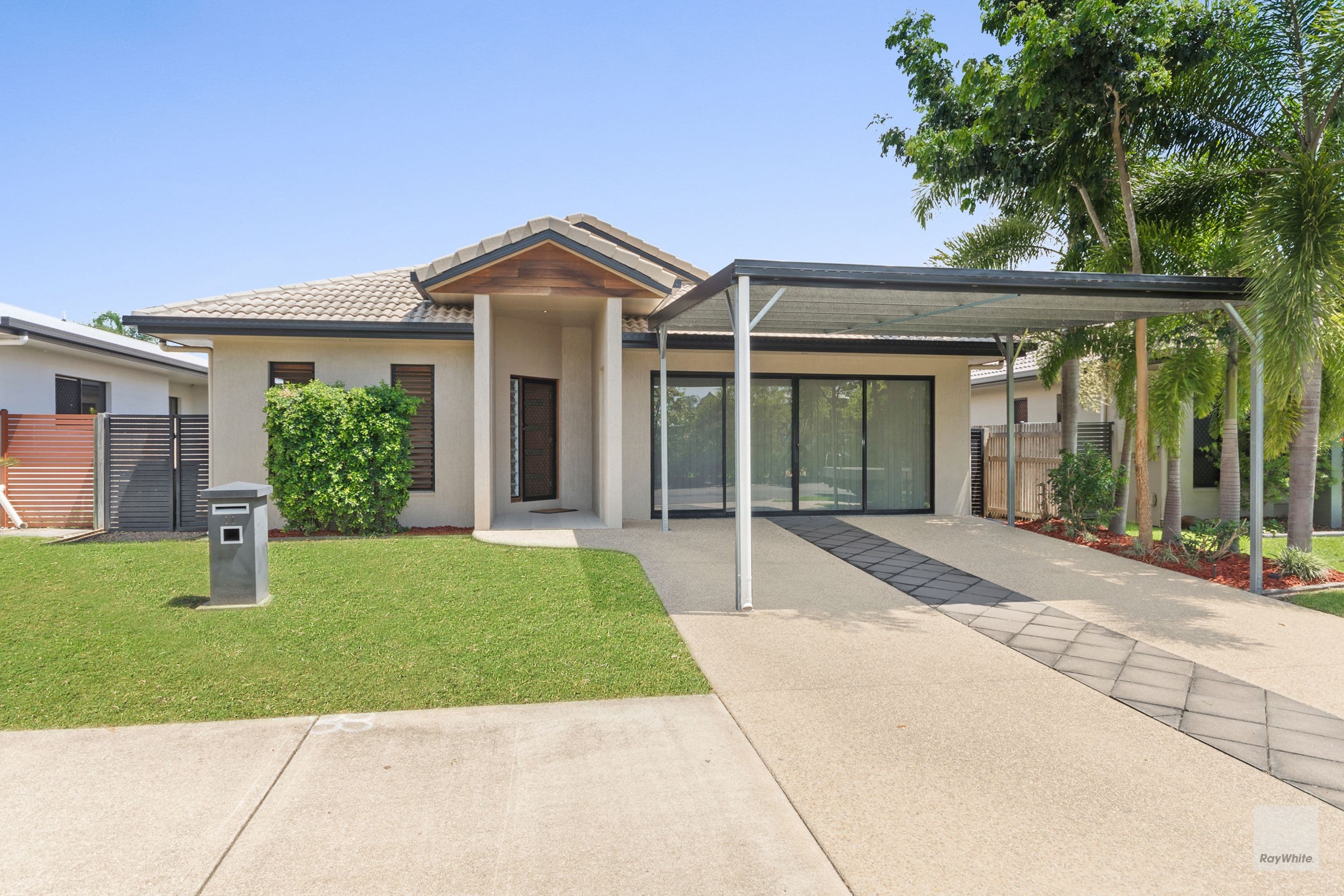 14 Dunlop Street, Kelso QLD 4815, Kelso - Thumbnail 2