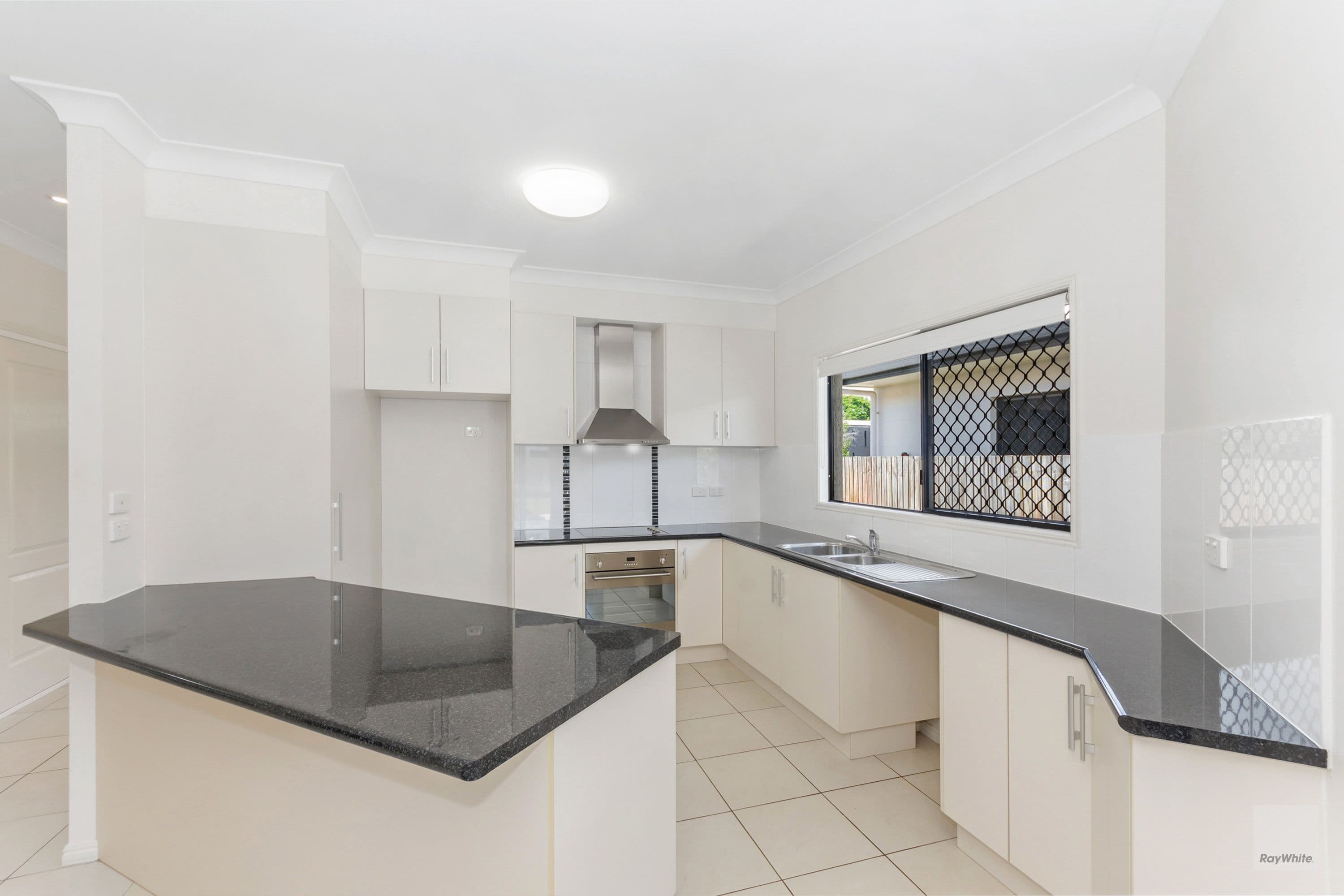 14 Dunlop Street, Kelso QLD 4815, Kelso - Thumbnail 4