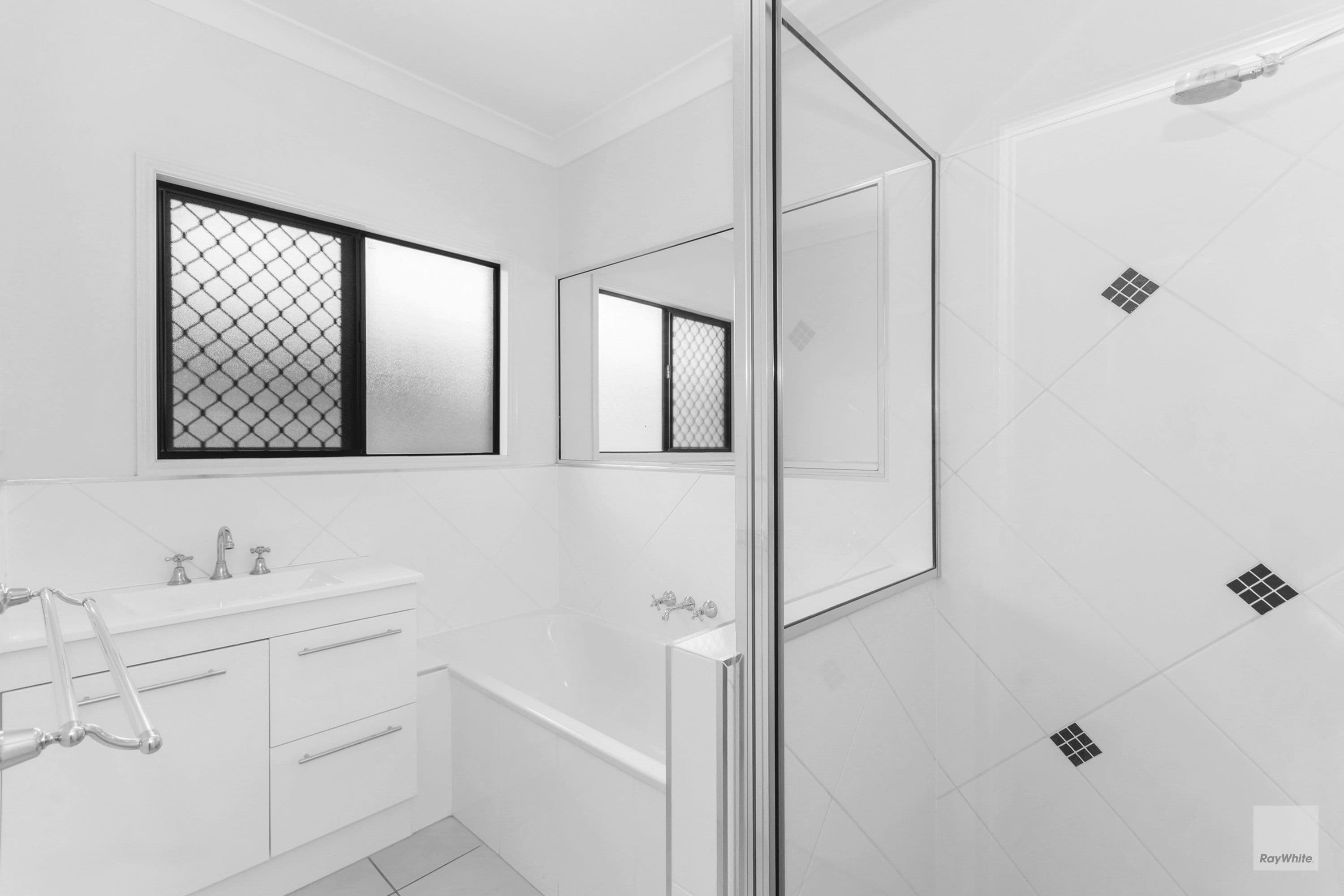 14 Dunlop Street, Kelso QLD 4815, Kelso - Thumbnail 6