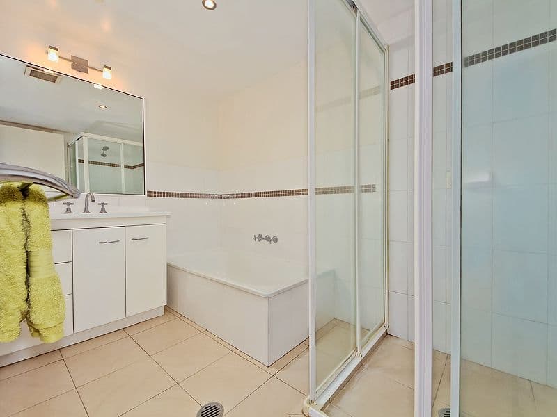 21 Bullimah Avenue, BURLEIGH HEADS QLD 4220, Burleigh Heads - Thumbnail 7