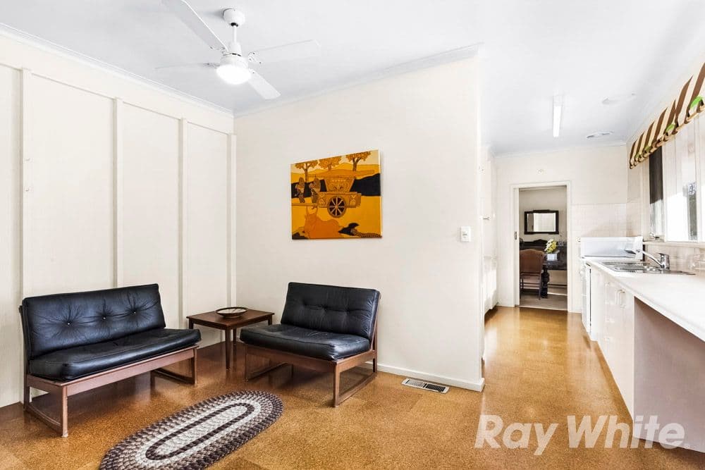 1 Betty Court, Mount Waverley VIC 3149, Mount Waverley - Thumbnail 4