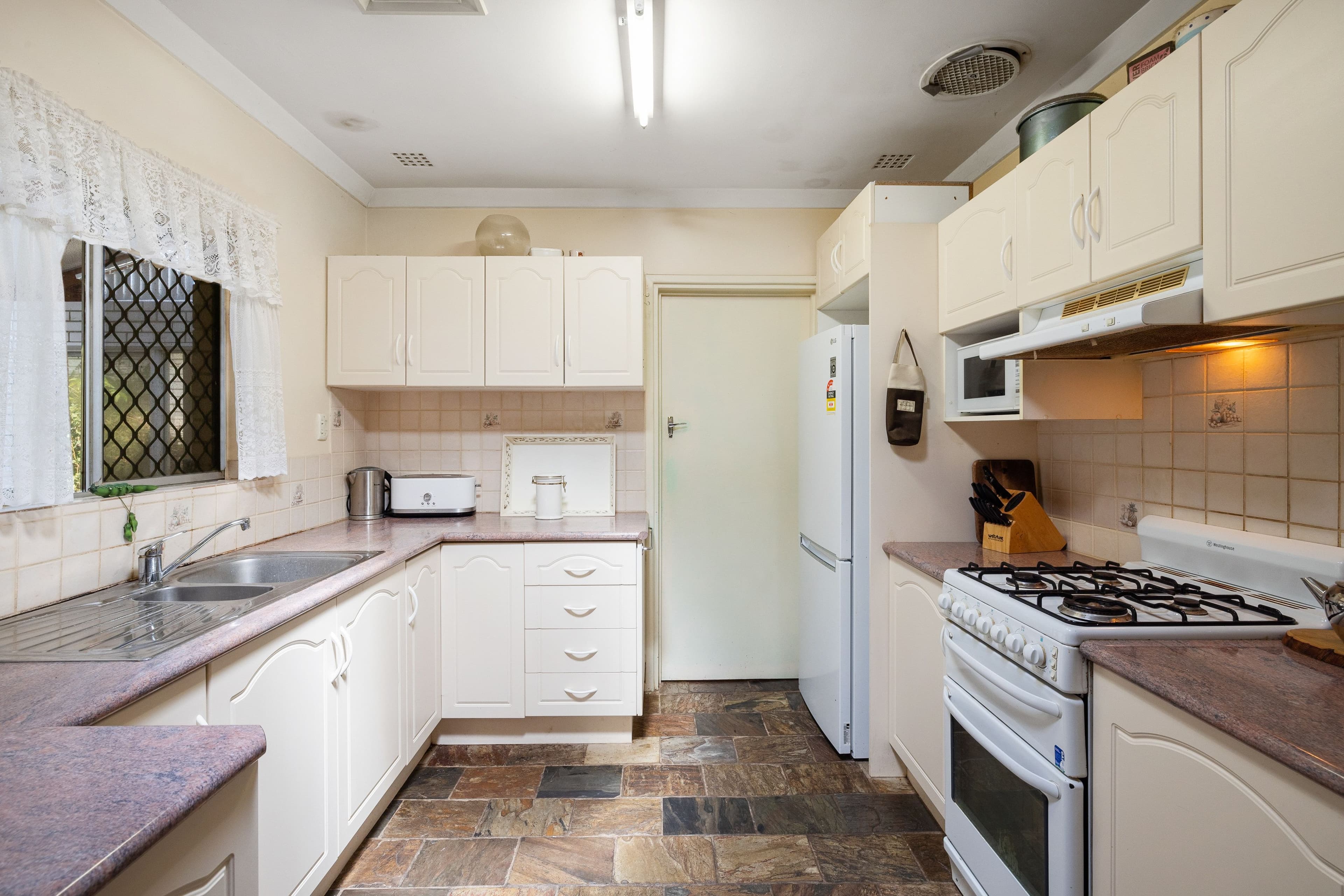 7 Nangetty Street, Innaloo WA 6018, Innaloo - Thumbnail 8