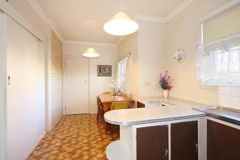 2 Elizabeth Crescent, CARNEGIE VIC 3163, Carnegie - Thumbnail 4