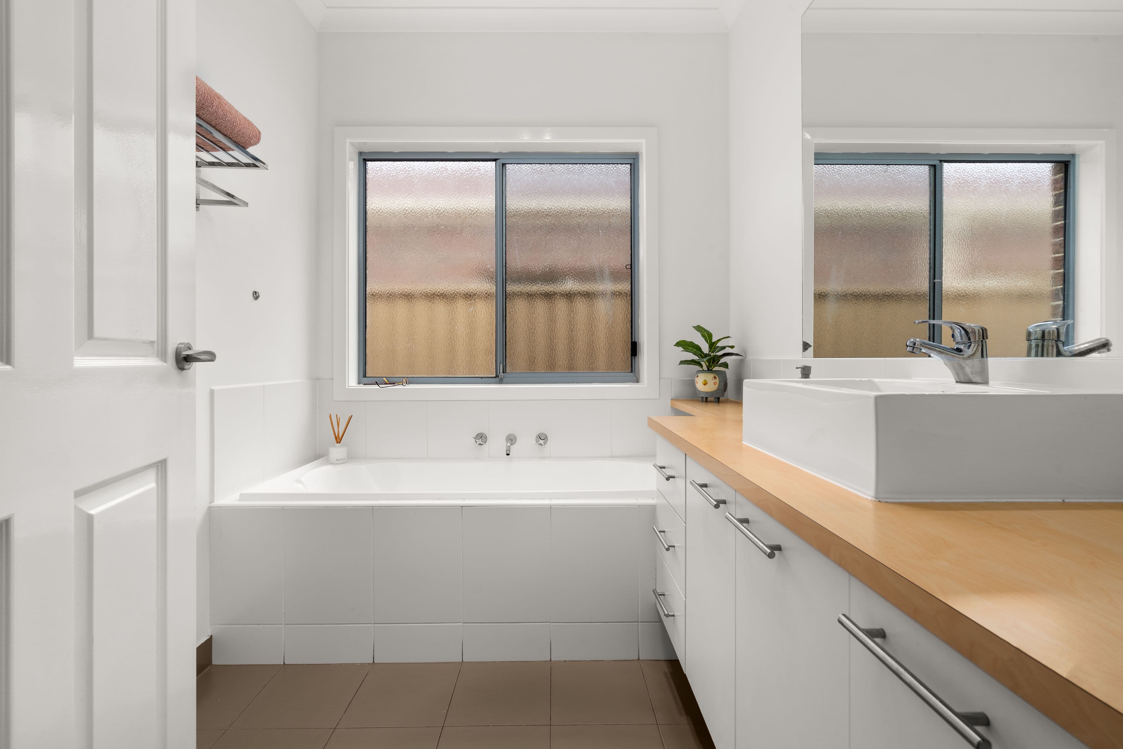 32 Broadway, Caroline Springs VIC 3023, Caroline Springs - Thumbnail 8