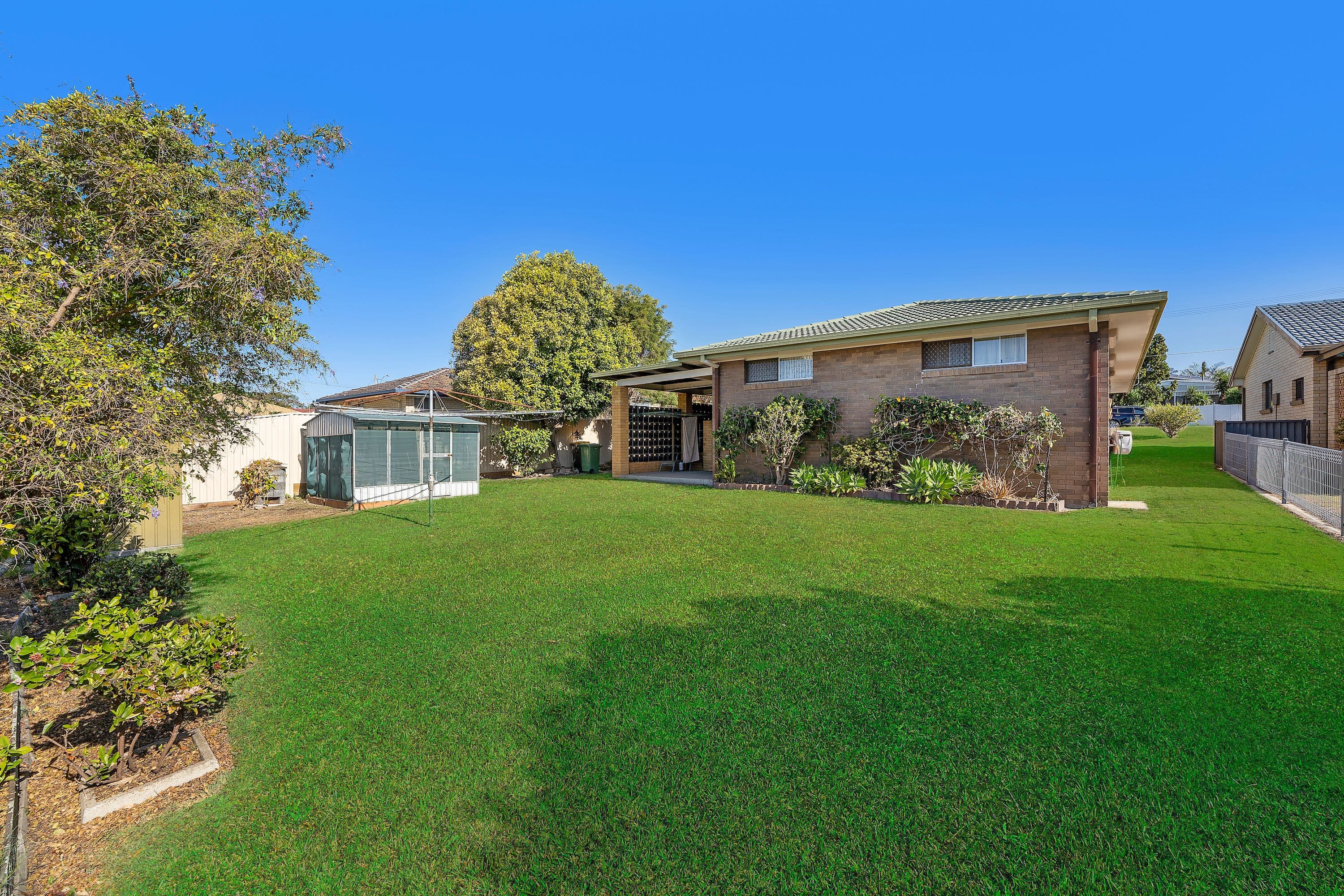 6 Hibiscus Avenue, Redcliffe QLD 4020, Redcliffe - Thumbnail 2