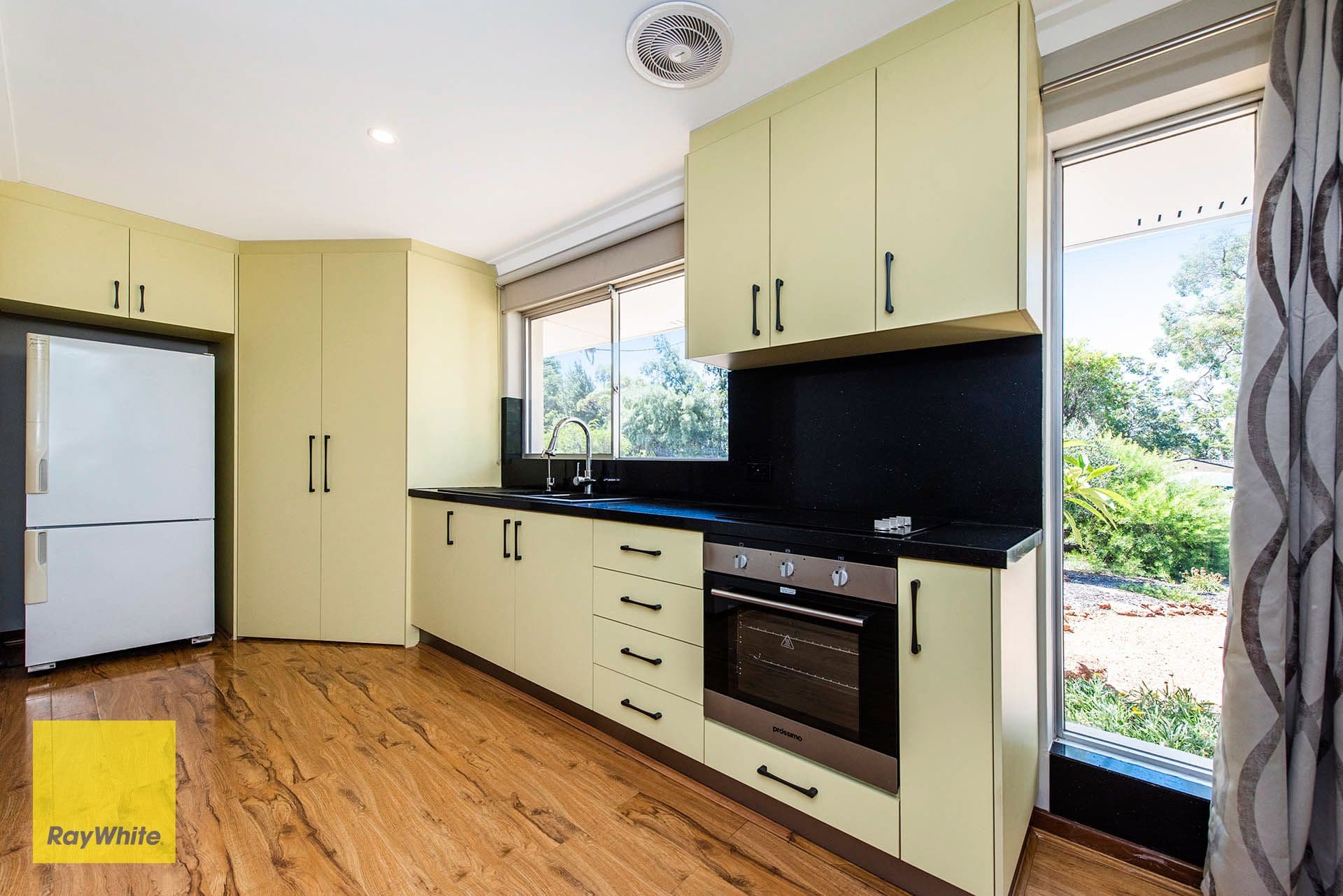 24 A Sunset Crescent, Kalamunda WA 6076, Kalamunda - Thumbnail 7