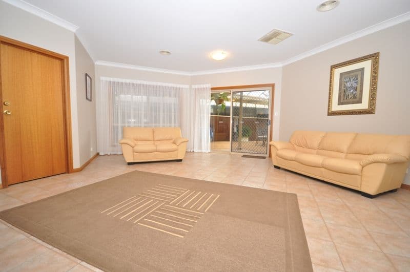 9 Mark Avenue, CRAIGMORE SA 5114, Craigmore - Thumbnail 7