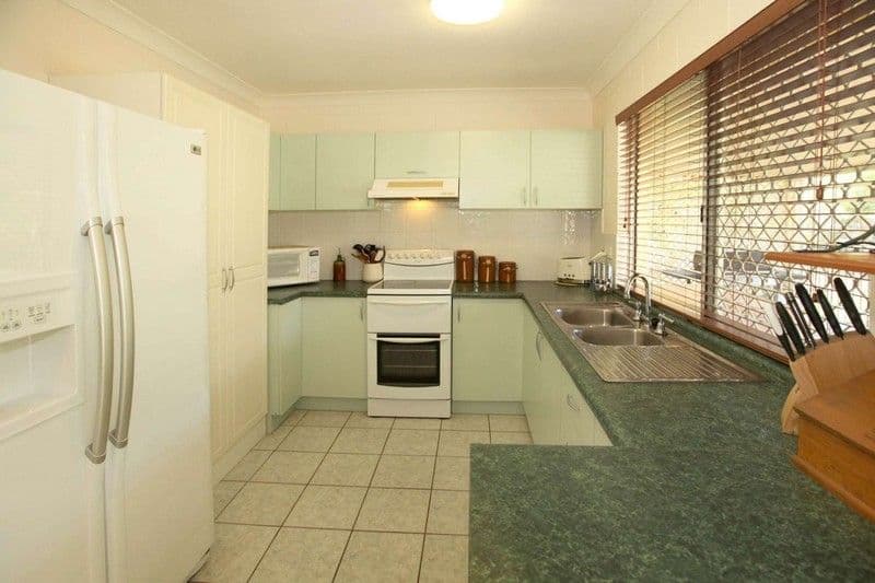 3 Rhyl Court, MOUNT LOW QLD 4818, Mount Low - Thumbnail 3
