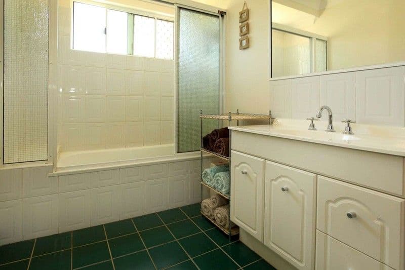 3 Rhyl Court, MOUNT LOW QLD 4818, Mount Low - Thumbnail 4