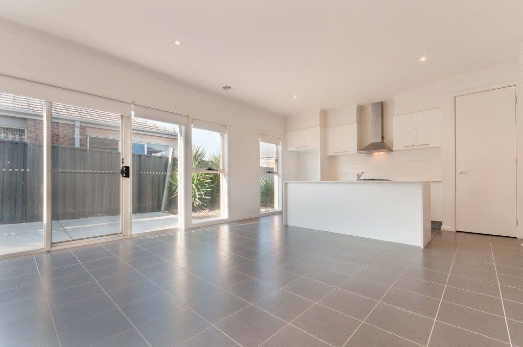 43 Kinglake Crescent, CRAIGIEBURN VIC 3064, Craigieburn - Thumbnail 4