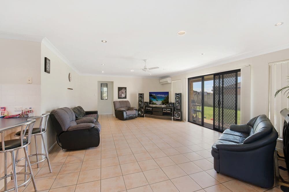 8 Tyler Place, Deception Bay QLD 4508, Deception Bay - Thumbnail 3