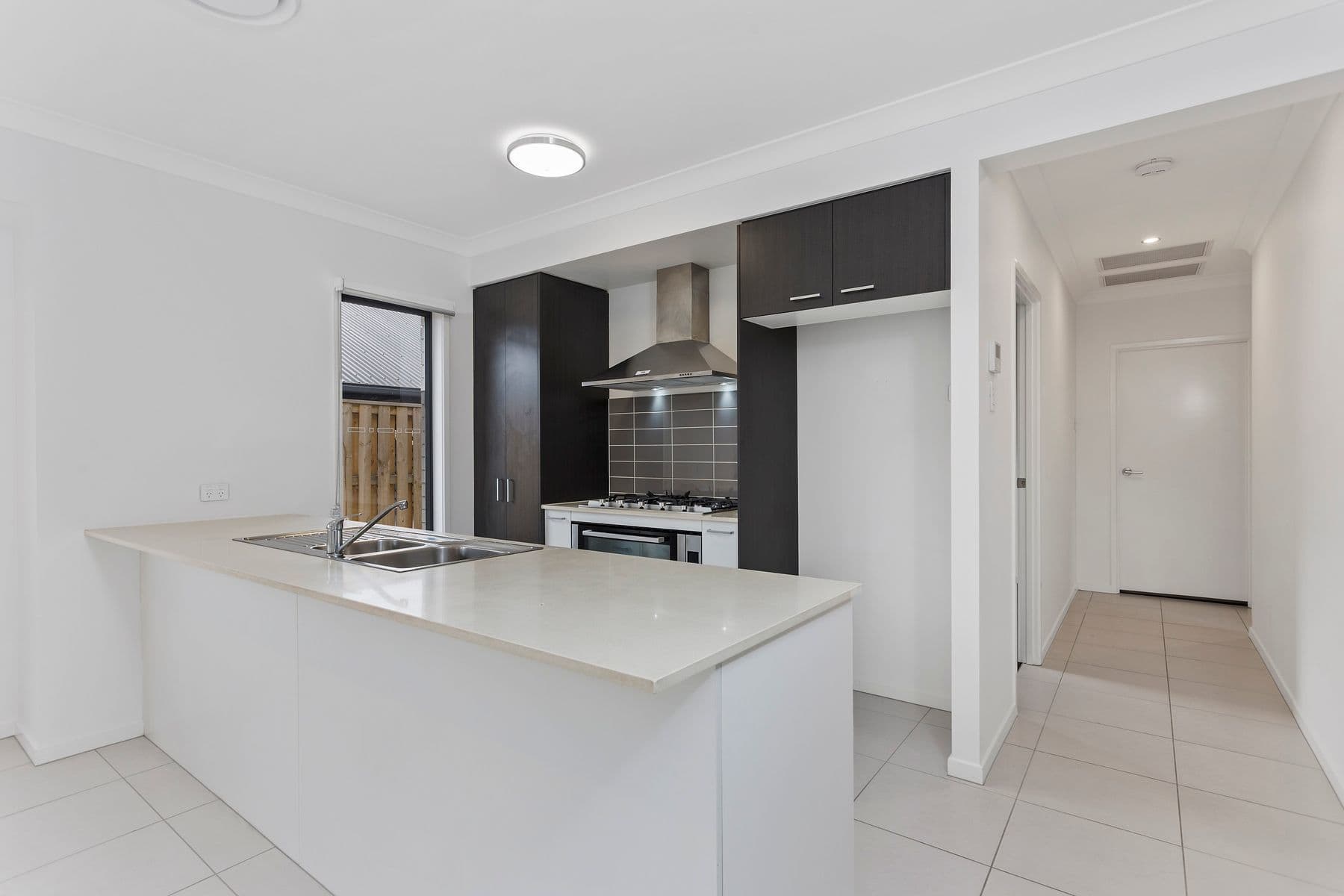 4 Fleming Street, Logan Reserve QLD 4133, Logan Reserve - Thumbnail 2