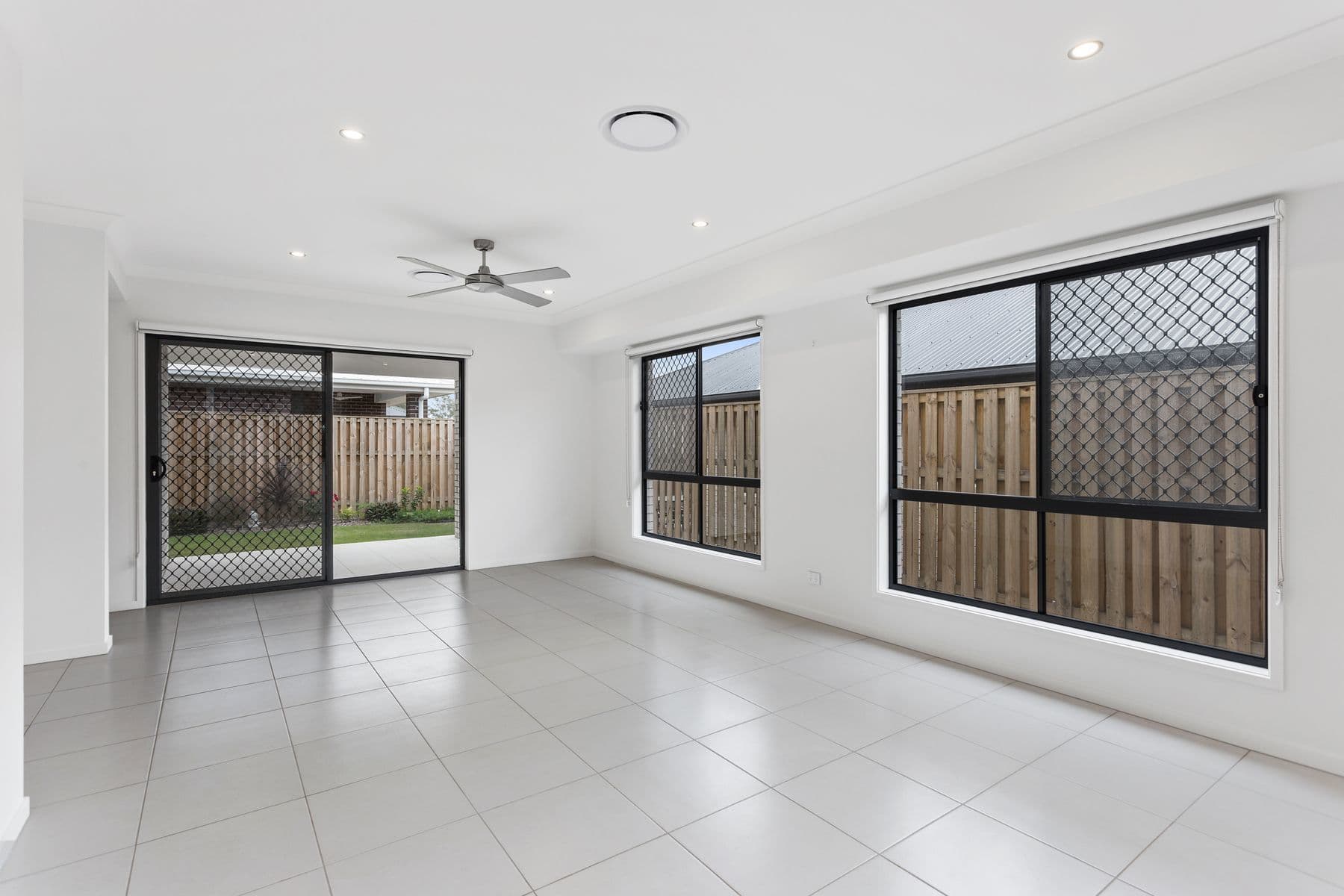 4 Fleming Street, Logan Reserve QLD 4133, Logan Reserve - Thumbnail 3