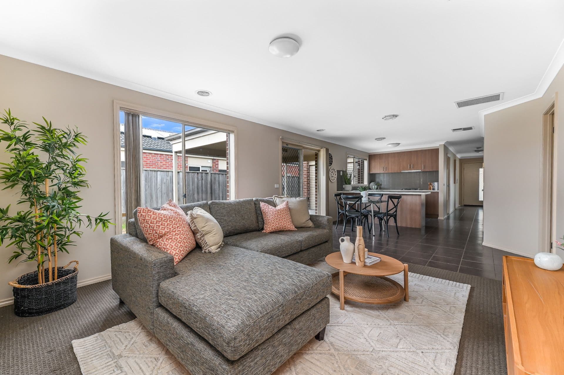 72 Gallery Way, Pakenham VIC 3810, Pakenham - Thumbnail 2