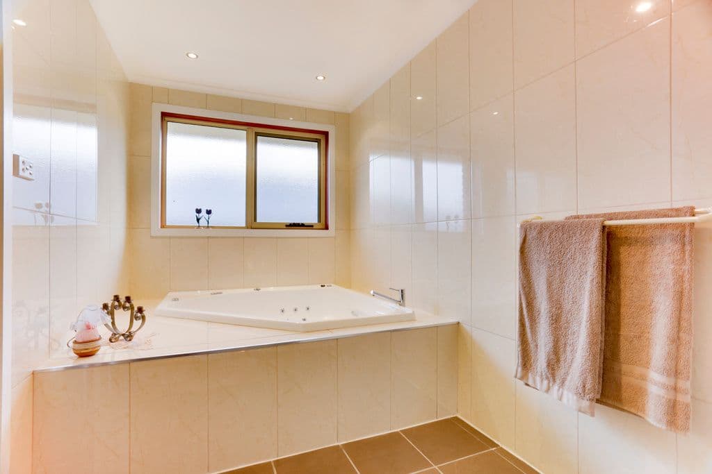8 Clovis Court, ST LEONARDS TAS 7250, St Leonards - Thumbnail 8