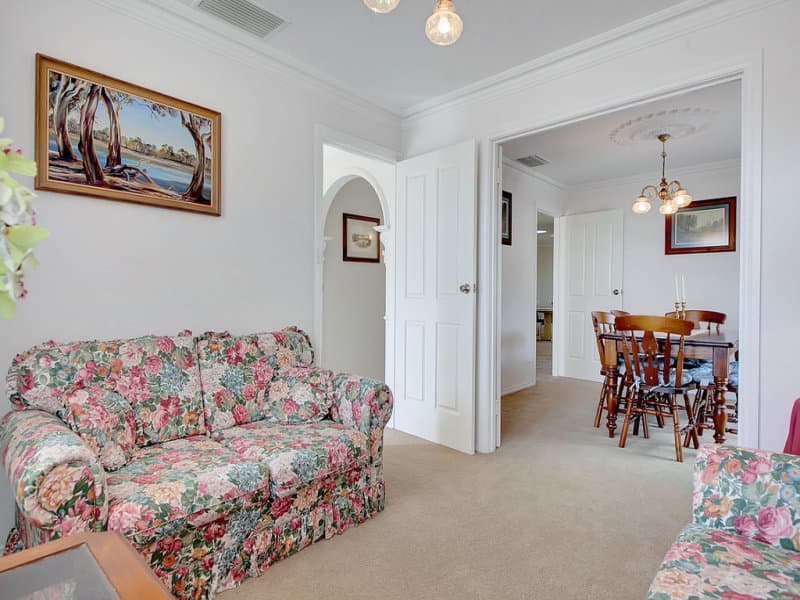 6 Lakeview Court, Aberfoyle Park - Thumbnail 5