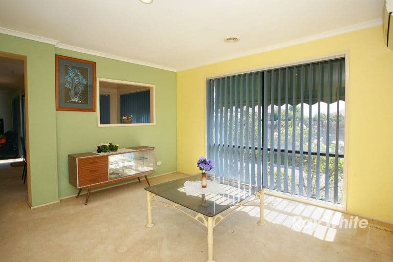 13 Geebung Road, CRANBOURNE VIC 3977, Cranbourne West - Thumbnail 8