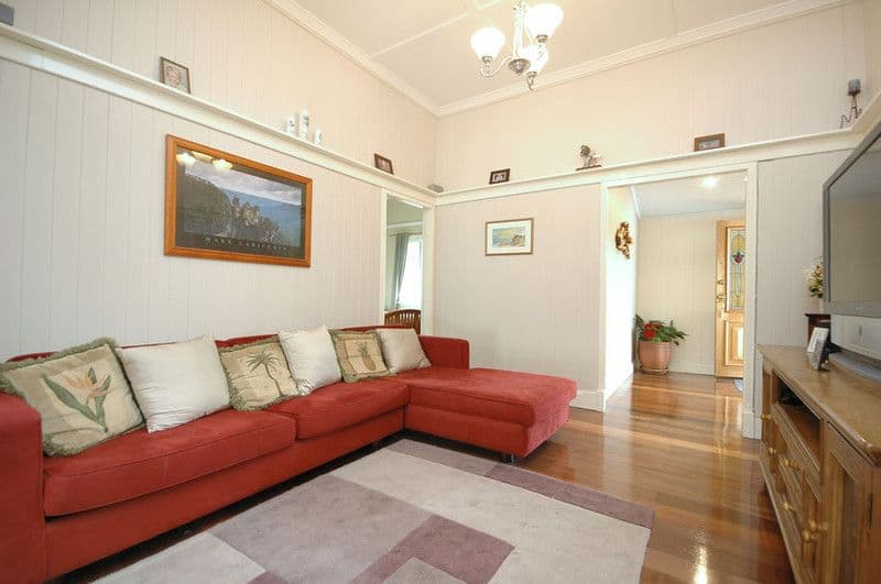 49 Oxley Drive, HOLLAND PARK QLD 4121, Holland Park - Thumbnail 2