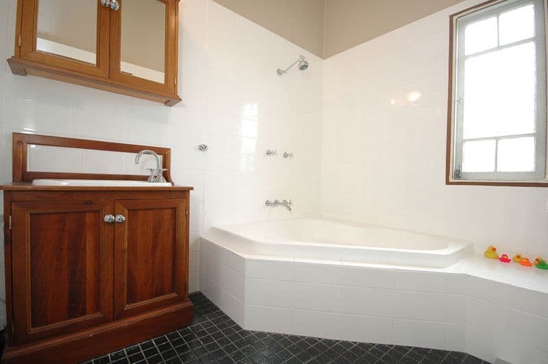 49 Oxley Drive, HOLLAND PARK QLD 4121, Holland Park - Thumbnail 6