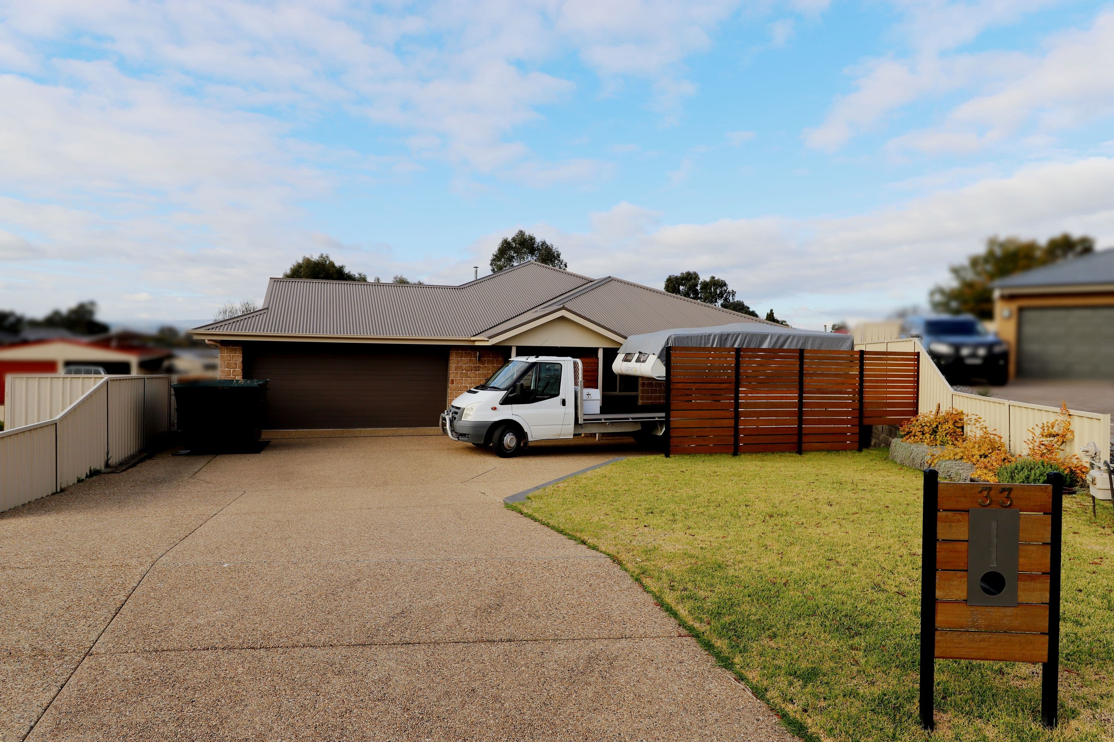 33 Jeffery Circuit, Tumut - Image 1