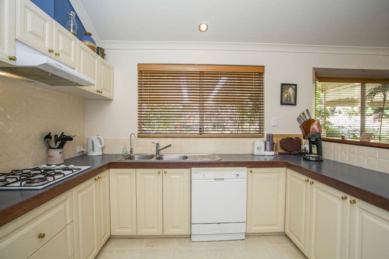 22 Davies Crescent, Gooseberry Hill WA 6076, Gooseberry Hill - Thumbnail 7