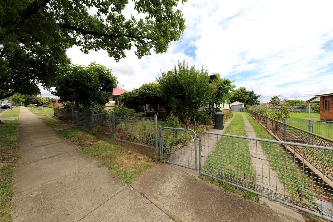 37 Richmond Street, Tumut NSW 2720, Tumut - Image 1